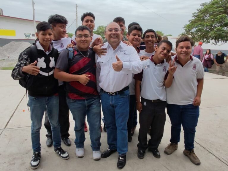 EN EL COBAEV PLANTEL 59 RECONCEN EL TRABAJO DEL ALCALDE OSCAR GUZMÁN DE PAZ