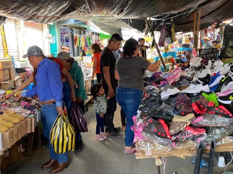 Reportan comerciantes repunte de ventas