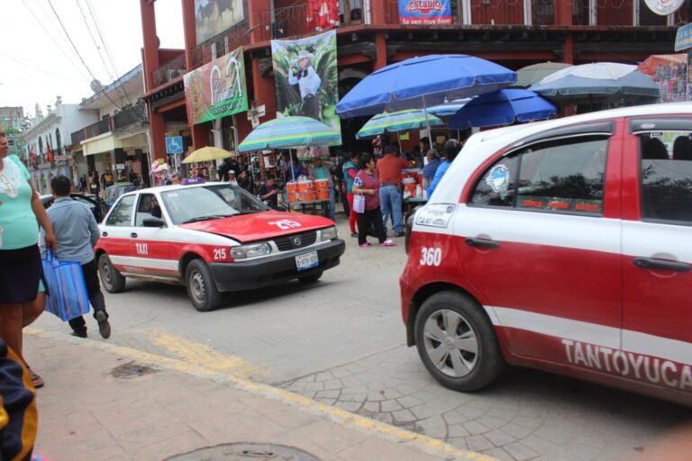Aumentaron taxistas su tarifa