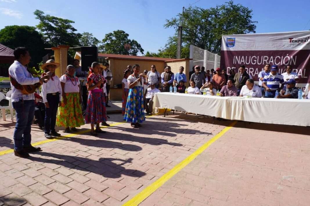 INAUGURAN CALLE PAVIMENTADA EN LA COMUNIDAD DE LOS CUES, TEMPOAL