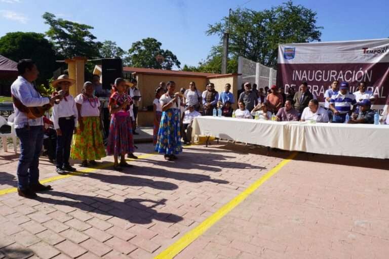 INAUGURAN CALLE PAVIMENTADA EN LA COMUNIDAD DE LOS CUES, TEMPOAL