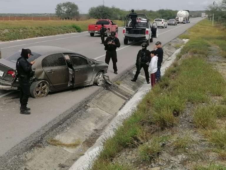 Aparatoso accidente se registra en la carretera federal 101 a la altura de Jiménez