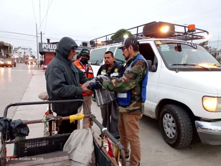 Grupo Voluntarios y Protección Civil Municipal de Altamira realizan recorrido para atender personas en situación de calle