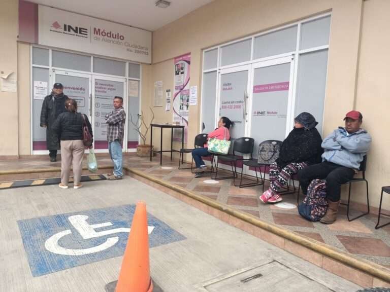 Hasta el último momento! Ciudadanos esperan hasta el final para tramitar INE