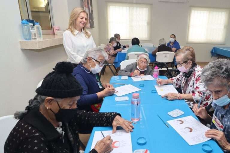 Brinda DIF Tampico Atención Cálida y Oportuna a Cientos de Adultos Mayores