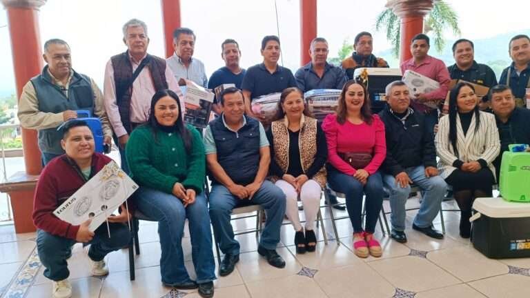 FESTEJA TAMALIN EL DIA DEL PERIODISTA