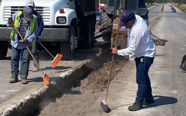 REHABILITA AYUNTAMIENTO DE PUEBLO VIEJO ENTRONQUE EN LA CARRETERA NACIONAL