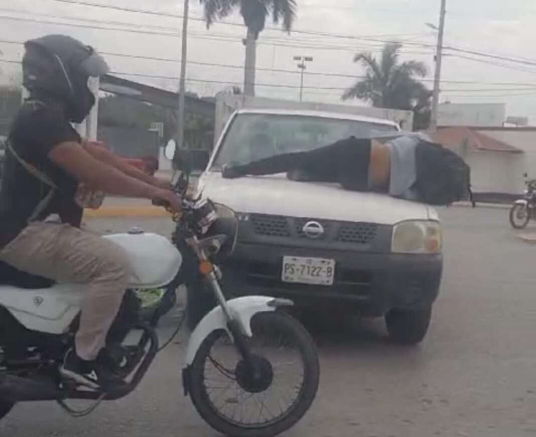 Conductor se lleva a motociclista en Altamira