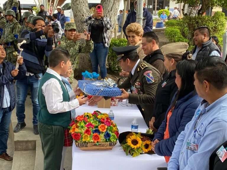 Realiza evento cívico en el  Día del Ejército Mexicano
