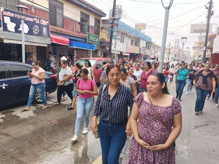 Indignados Padres de Familias de Altamira se Manifiestan en las Oficinas de la FGJT