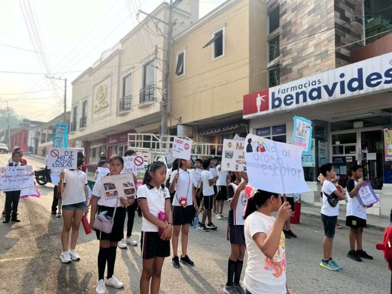 Realizan desfile y evento cívico en el día del Trabajo