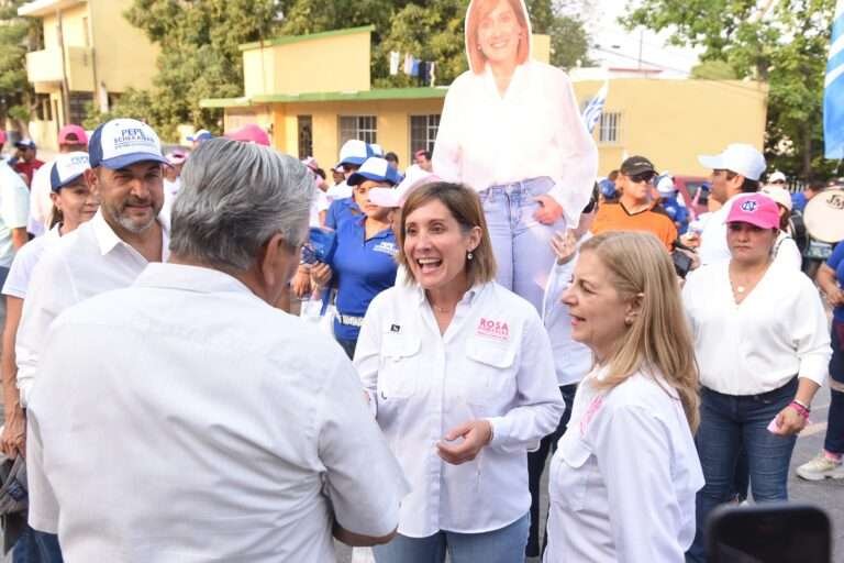 Asegura Rosa González que se Continuará Avanzando en Pavimentación de Calles