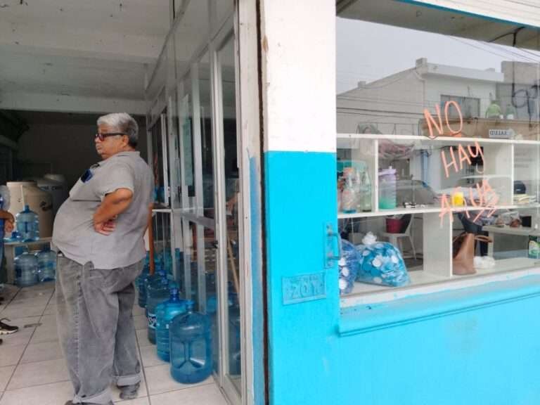 Usuarios piden conciencia a la población y permitir que se brinde agua