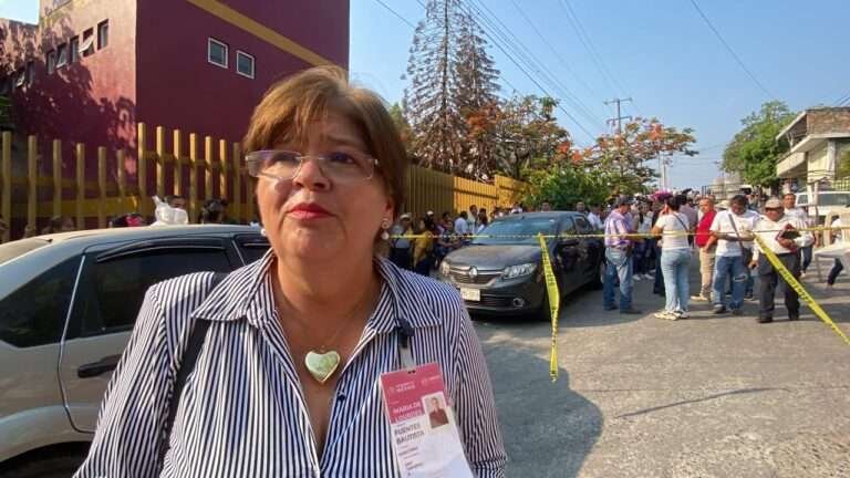 Corren a directora del ISSSTE Tantoyuca durante la manifestación