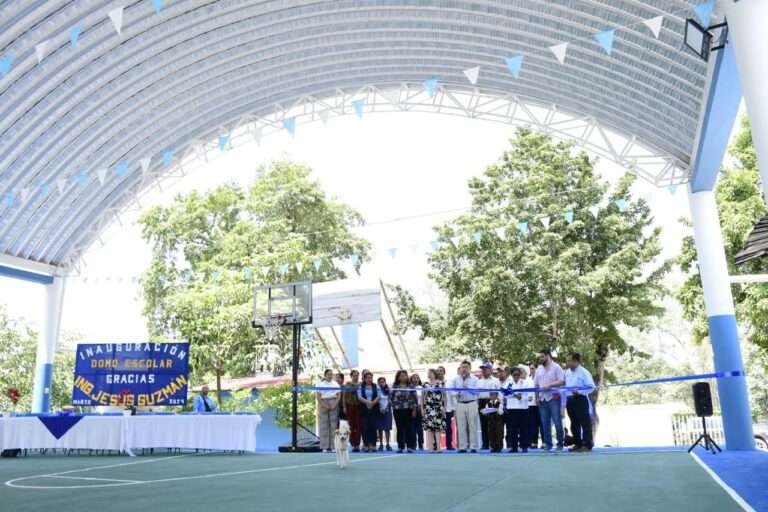 Se siguen mejorando más escuelas