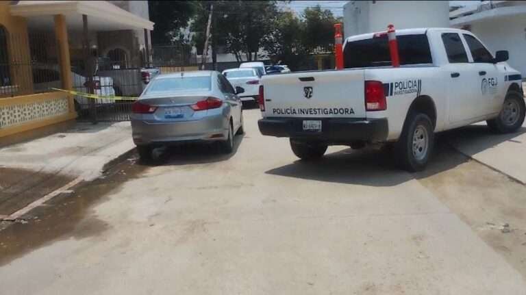 DE 20 PUÑALADAS ABOGADO MANDA A SU ESPOSA MORIBUNDA AL HOSPITAL