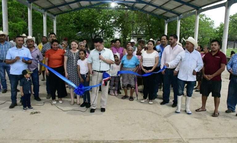 Accesos dignos para más comunidades inauguró alcalde JGA