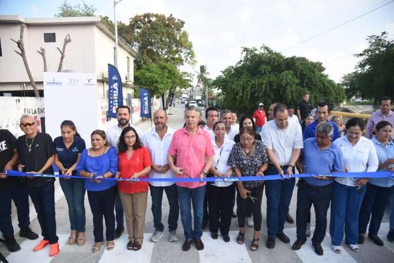 Inaugura Chucho Nader nueva obra de pavimentación en la Borreguera