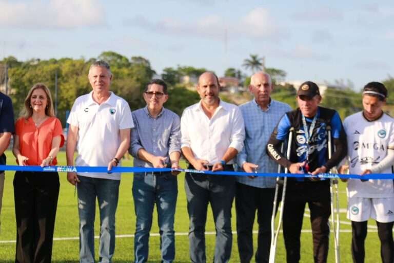 *Moderniza Chucho Nader Campo de Futbol Profesional de la Ciudad Deportiva