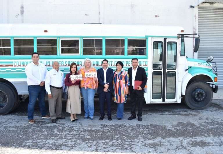 Dona Secretaría de Finanzas autobús escolar al ITACE