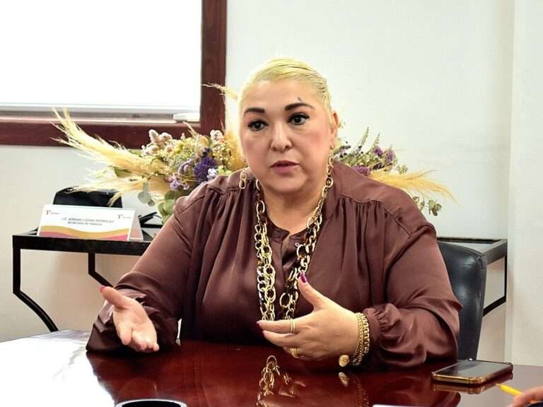 Seguirán laborando Oficinas Fiscales en periodo vacacional: Adriana Lozano