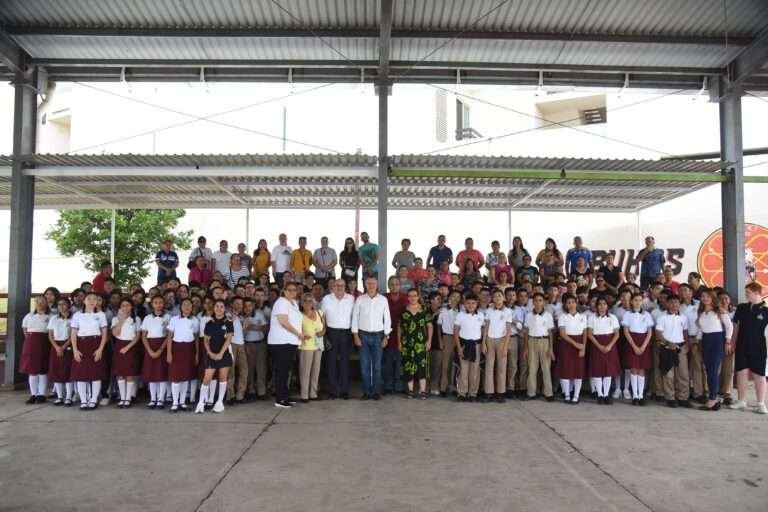 Entrega Chucho Nader Techumbre y Gradas en la Secundaria «Medina Cedillo»