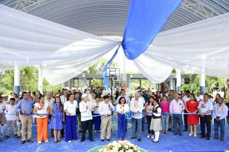 Inaugura  JGA obra de construcción de Domo en secundaria Técnica Agorpecuaria