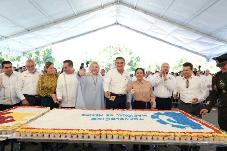Cumple Américo al Tec Victoria; construye gimnasio