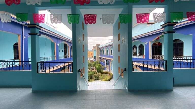 Suspenden actividades laborales