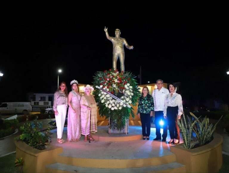 Conmemora Armando Martínez el XXIV aniversario luctuoso de Cuco Sánchez