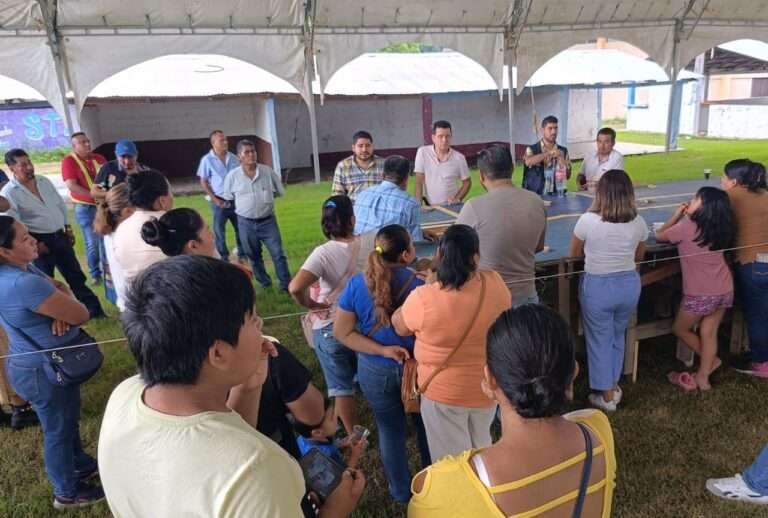 Importante coordinación con comerciantes locales