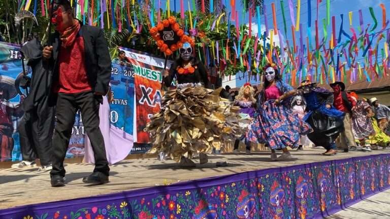 Se fomenta la tradición de Xantolo en alumnos de TEBAEV