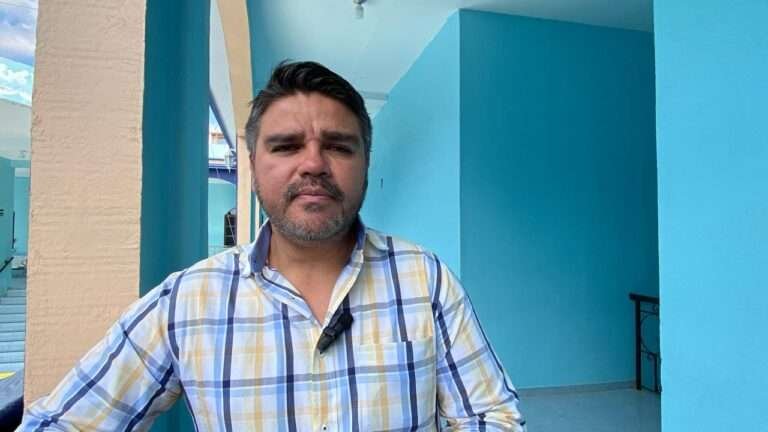 Gobierno Municipal trabaja en el mejoramiento de las rejillas de la carretera municipalizada