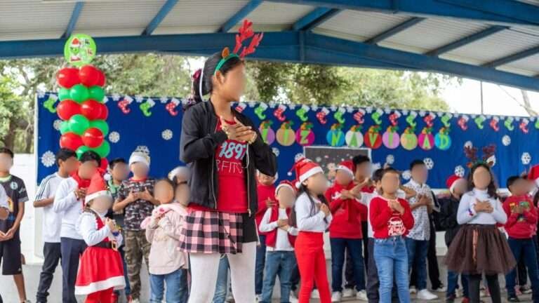 Celebran DIF Tampico y CBTis 103 la Navidad a Niñas y Niños PANNARTI