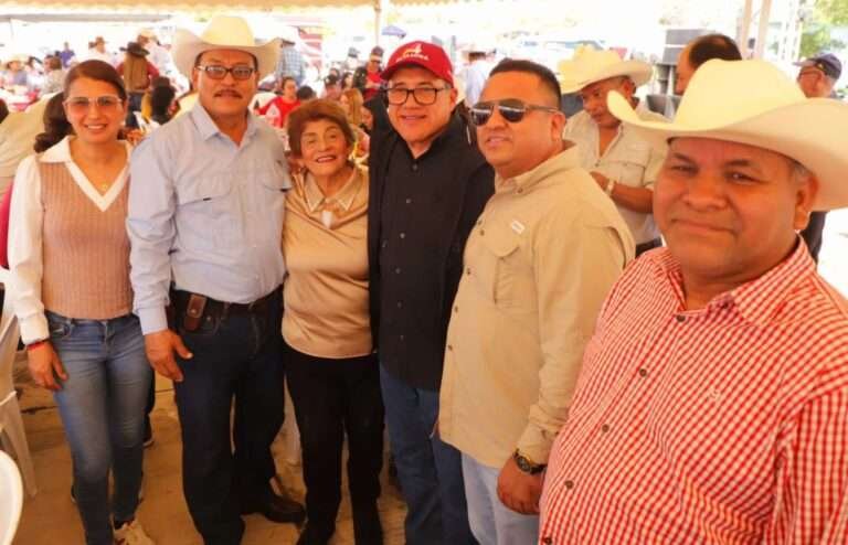 Reconoce Armando Martínez al Ejido Santa Juana en su 91 aniversario