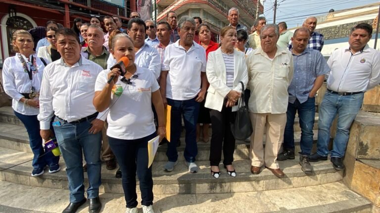 Autoridades educativas no atienden la falta de maestros en las escuelas