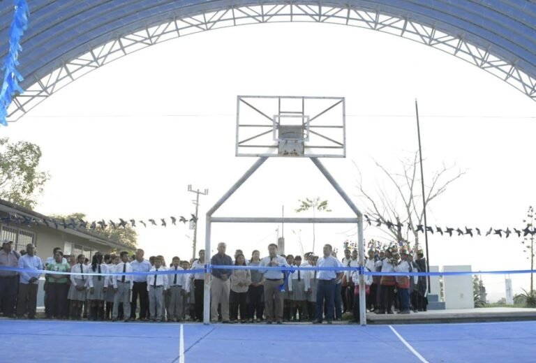 Inaugura el gobierno municipal magna obra en telebachillerato