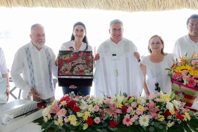 Refrenda Mónica Hermandad con Altamira en Vísperas del Aniversario de la Fundación de Tampico 