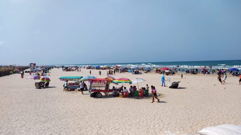 Familias de turistas gastan en promedio entre 1500 y $5000 pesos diarios por vacacionar en Miramar