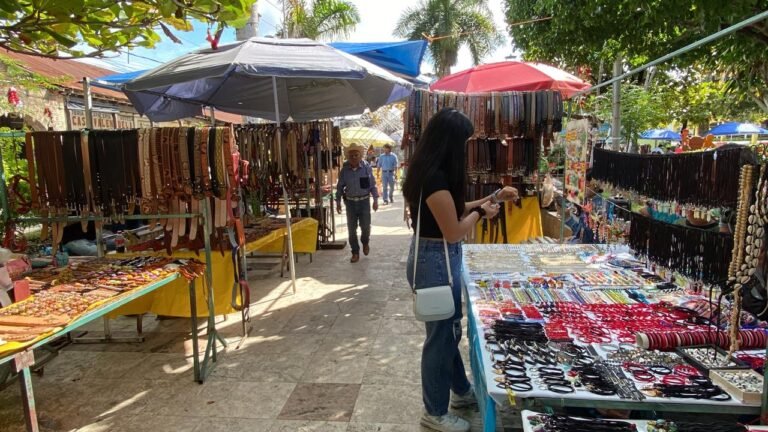 Artesanos se instalarán en el parque Constitución desde el jueves