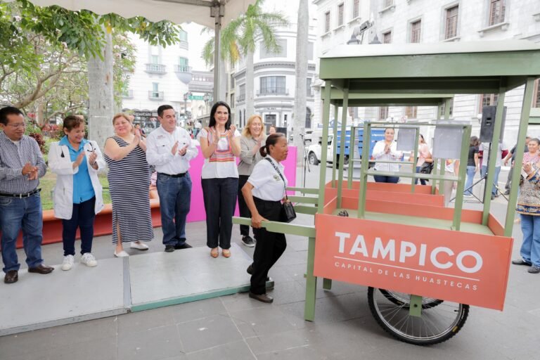 Fortalece Mónica Villarreal a Globeros y Boleros con Apoyo Integral