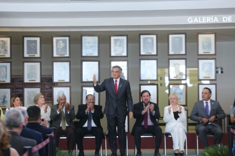 El magisterio es el eje y futuro del país: Américo