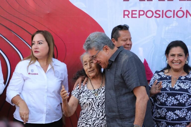 Pone en marcha Armando Martínez reposición de red hidrosanitaria