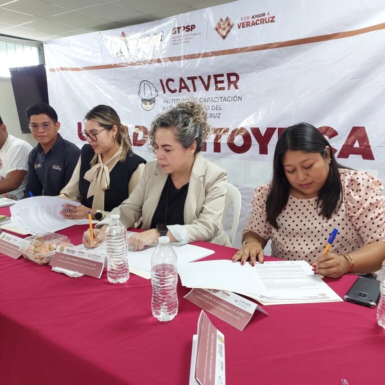 Firman importante convenio Ayuntamiento de Platón e ICATVER