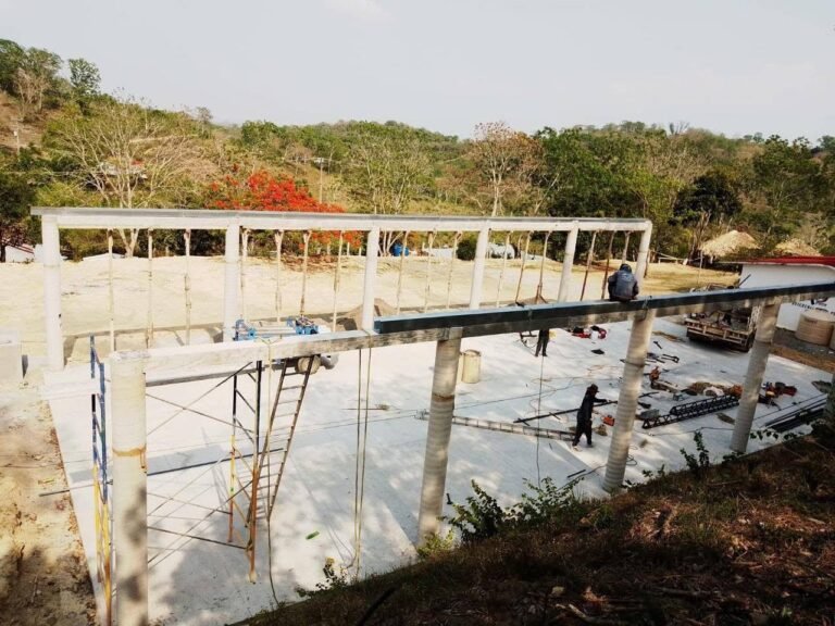 Avanza Construcción de Aulas en Jardín de Niños en Tantoyuca