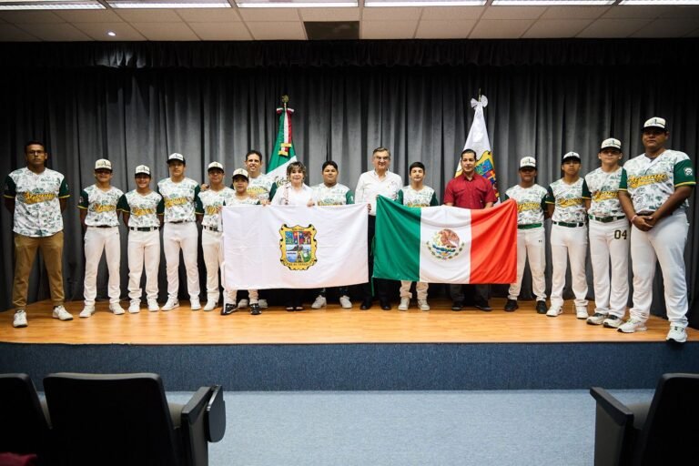 Abandera Américo Villarreal liga de béisbol tamaulipeca que representará a México en Mundial