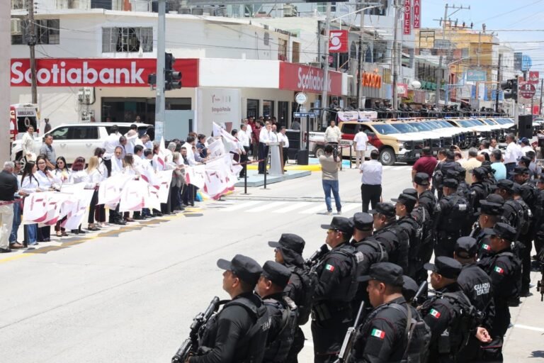 Llama Américo a redoblar esfuerzos en seguridad pública