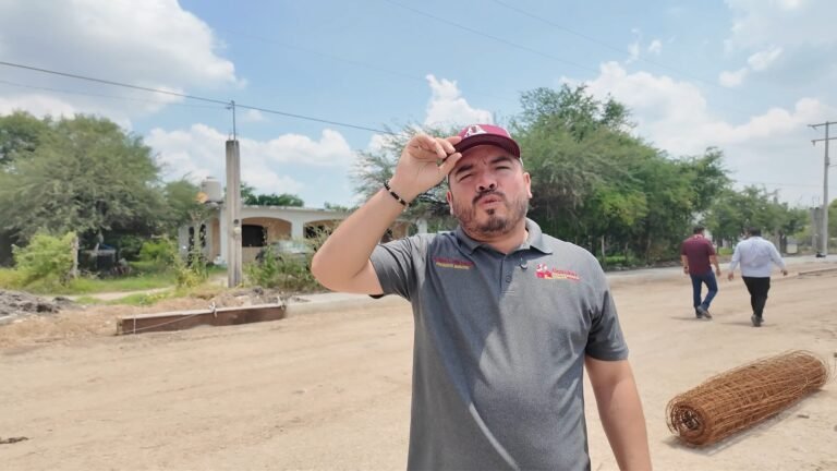 SUPERVISA ALCALDE DE GONZÁLEZ OBRAS DE PAVIMENTACIÓN EN VILLA MANUEL