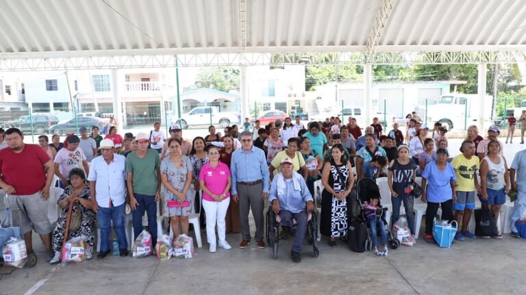 Llevan apoyos alimentarios a personas con discapacidad en Altamira