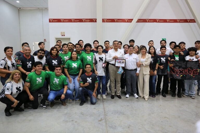 Américo reconoce a deportistas y jóvenes tamaulipecos